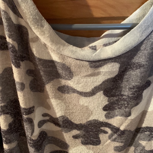 Zyia Camo oversized shirt - Picture 2 of 2